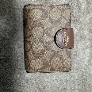 Coach Corner Zip Wallet